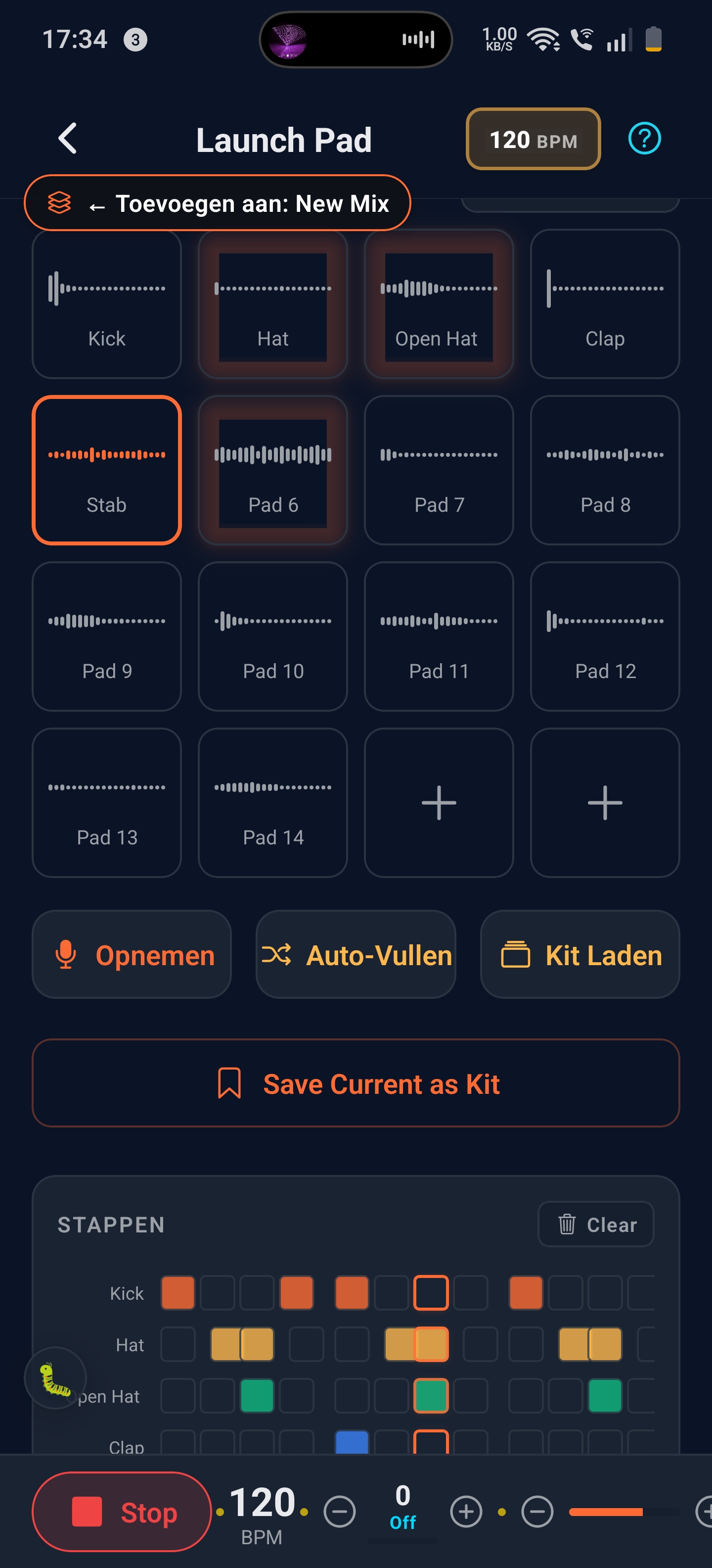 Launch Pad 4x4-raster met Kick, Hat, Open Hat, Clap, Stab en 11 andere pads; 16-step-sequencer eronder met opgelichte rijen Kick, Hat, Open Hat en Clap; knoppen voor opnemen, auto-fill en kit laden.
