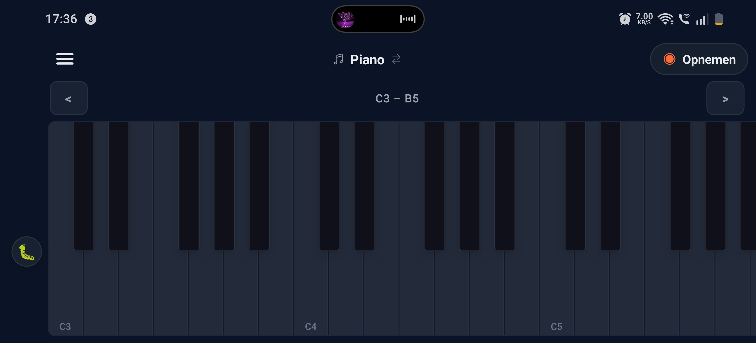 Fullscreen piano in liggende stand, drie octaven C3-B5 zichtbaar, grote toetsen, opnameknop rechtsboven.